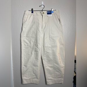 Old Navy Women’s Light Tan Barrel style Cargo Pants